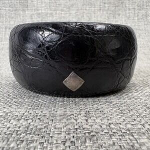 Vintage Black Alligator Embossed Leather Chunky Bangle Bracelet 925 Detail